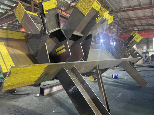 steel factory erection—crane hoisting main frame