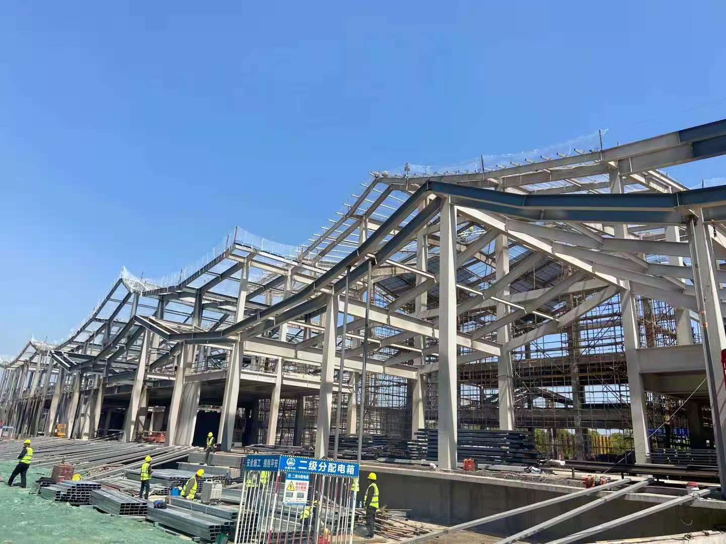 多层钢结构建筑