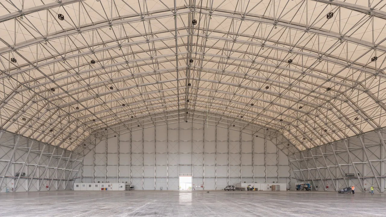 aircraft hangar construction
