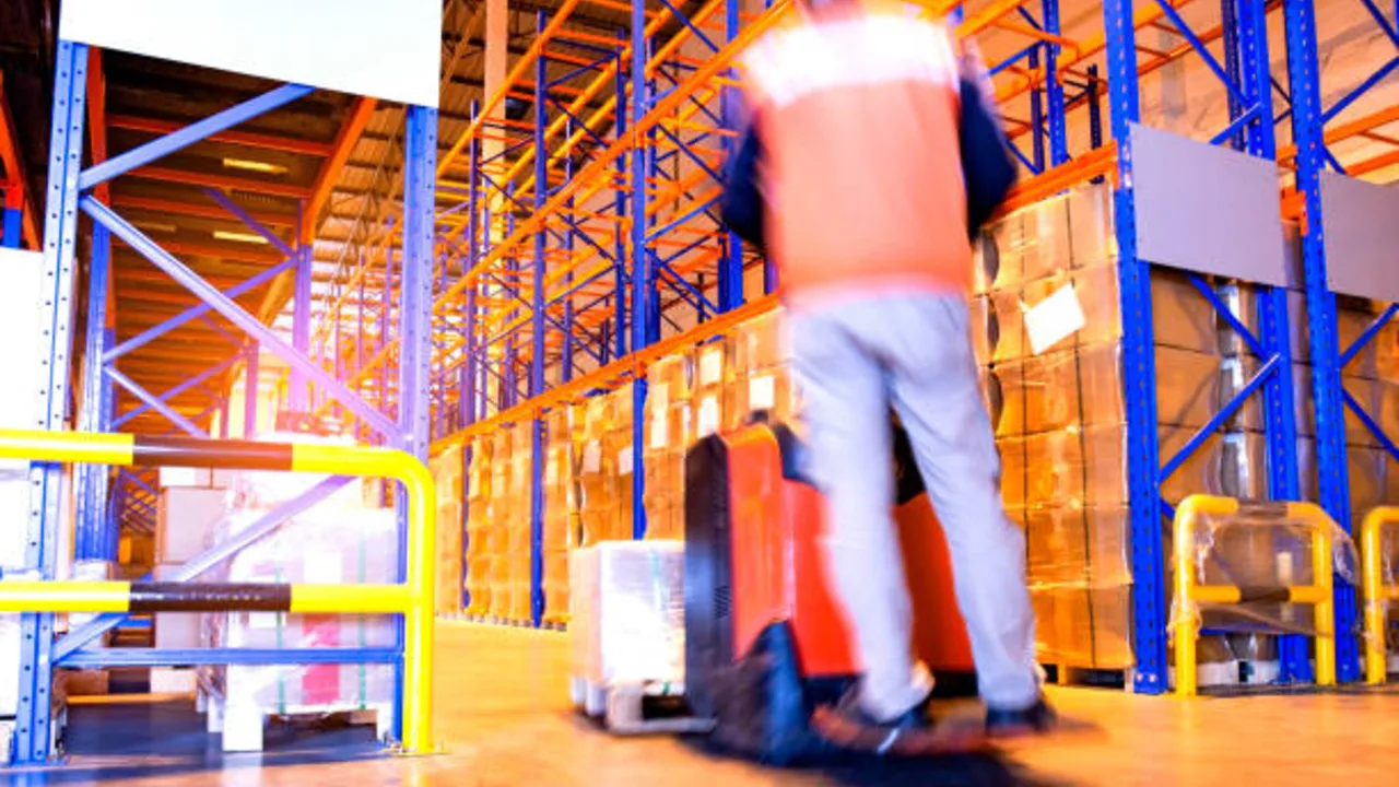 用于现代物流的气候控制钢结构仓库