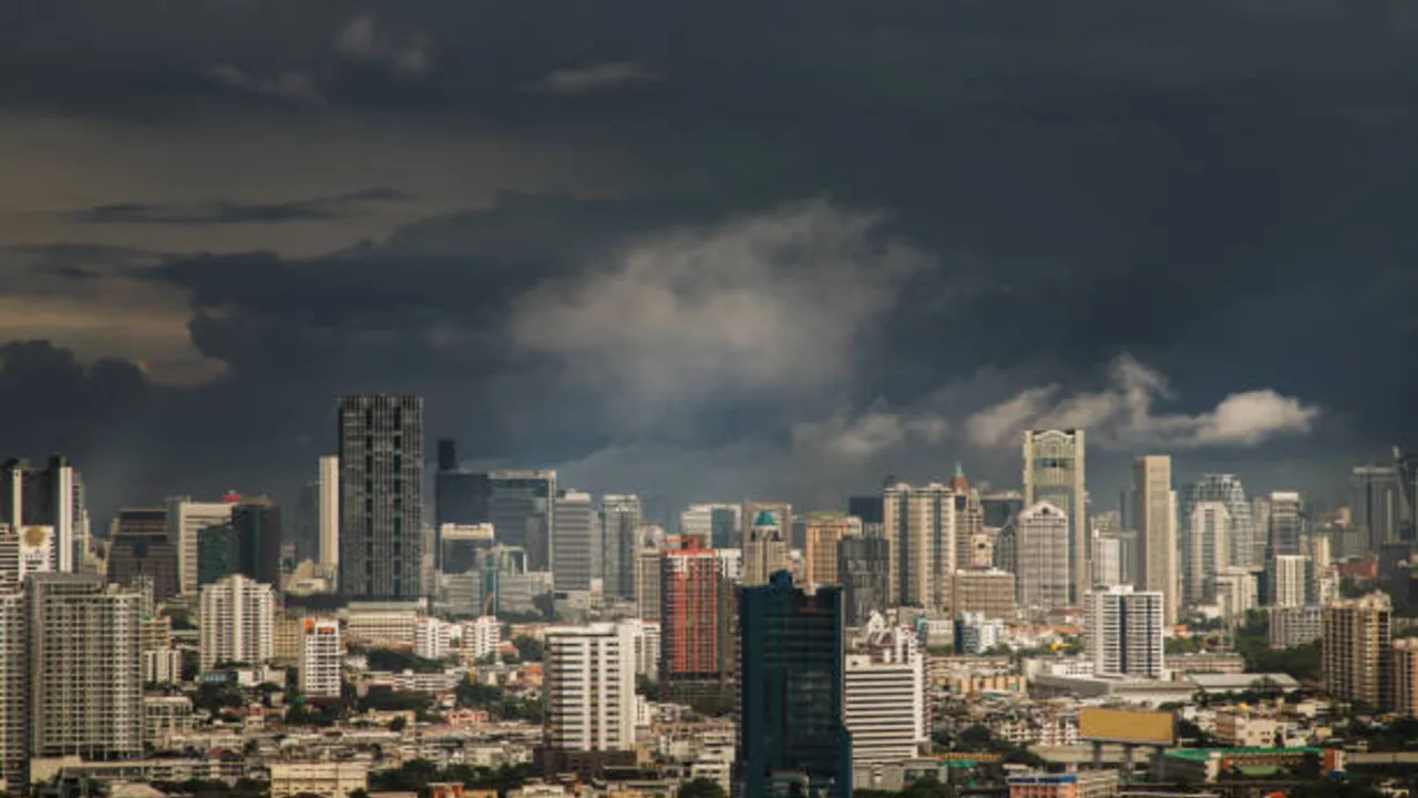 weather impact steel construction