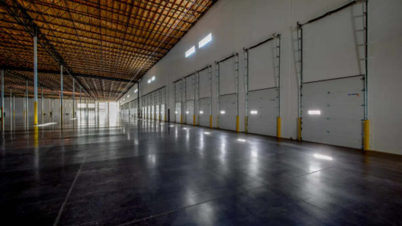 warehouse dock door placement