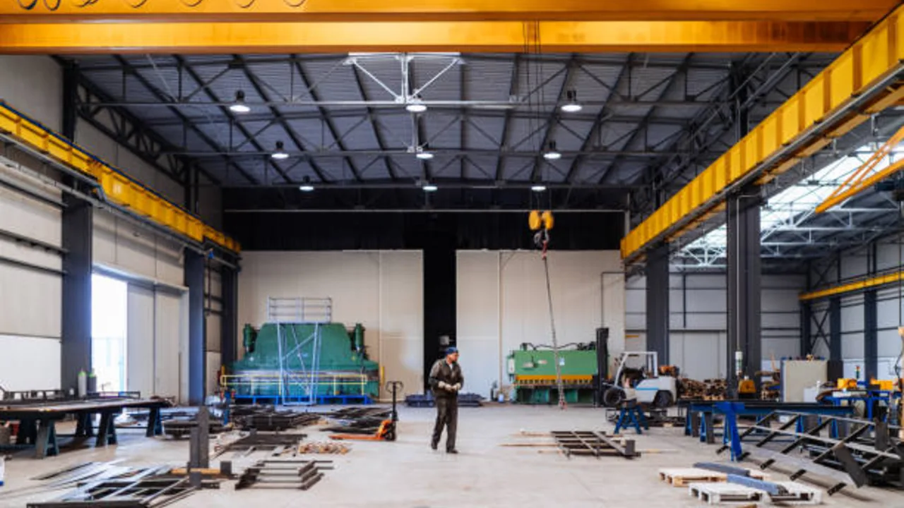 planification de la hauteur de toiture des usines