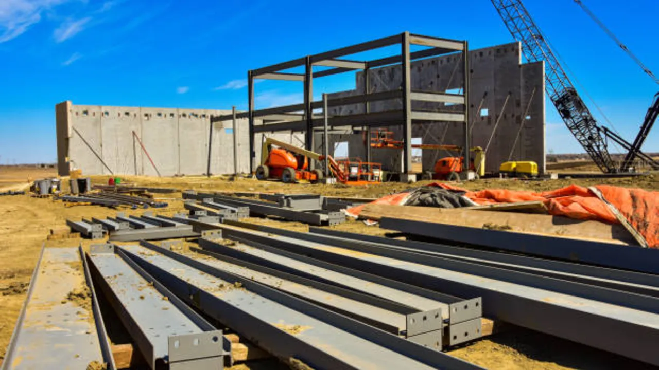 الدعامات المؤقتة أثناء إنشاء المصنع