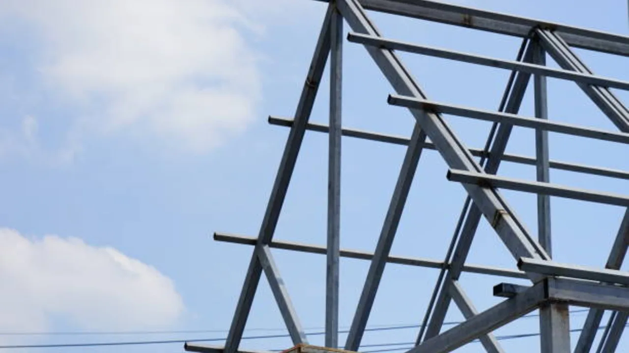 steel roof structure advantages